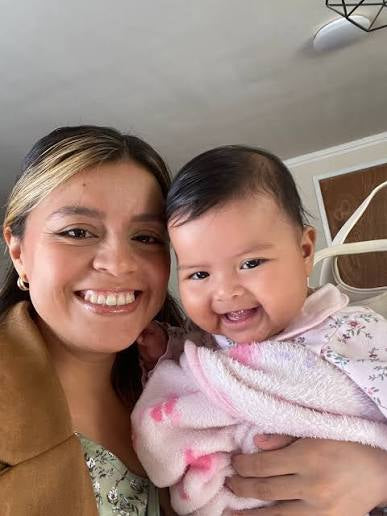 Amanda L. mamá de una niña.